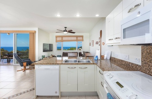 Kahaluu Bay Condo | 🌴Wonderful town home in a private setting with ocean views🌴