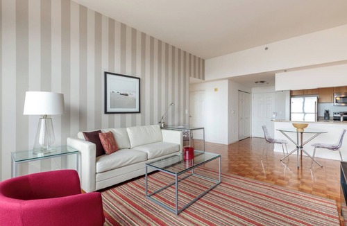 The Waterfront Apartment | 1 Bedroom in the Heart of Downtown Jersey City