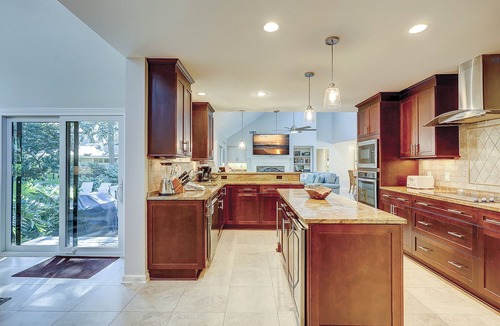Heritage Woods House | 10 Baynard Cove-5 Minute walk to the beach with Private Pool & Spa