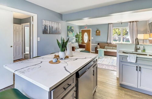 East Riverdale House | 10 Mi to Washington, DC: Modern Riverdale Park Gem
