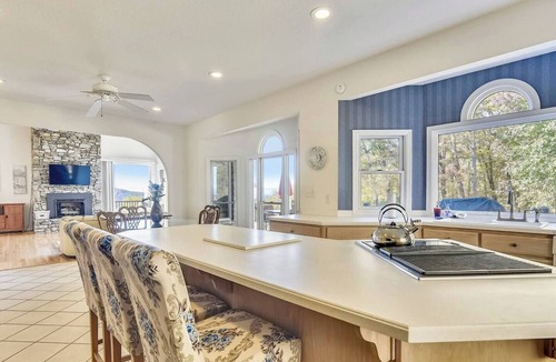 Skyland House | 10 Min TO DT, 16 min to Biltmore, Lg Home, Apartment Incl., Peaceful & Quiet