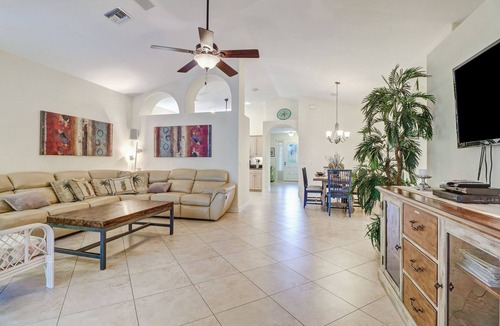 Naples Park House | 119/n from 169/n ! in August Naples Park, Heated Pool, Jacuzzi, close to beach !