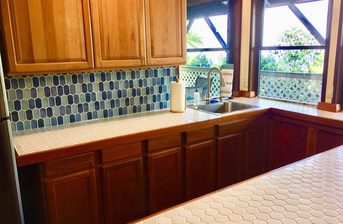 Holualoa House | 2 Bedroom Kona Coffee Farm with Ocean Views in Holualoa