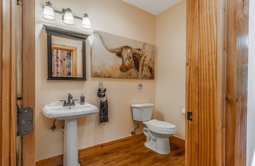 Shippenville Cabin | 200-Acre Group & Reunion Lodge near Cook Forest — PA WILDS, Sleeps 18