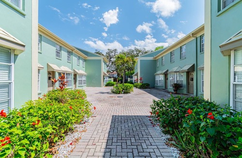 Courier City - Oscawana Condo | 2BR/2.5BA Tampa Condo – Walk to Hyde Park, SOHO, and Bayshore