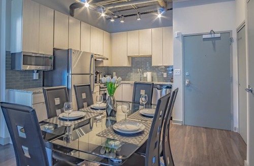 SoNo Apartment | 2BR Fully Furnished Apartment in Midtown Atlanta