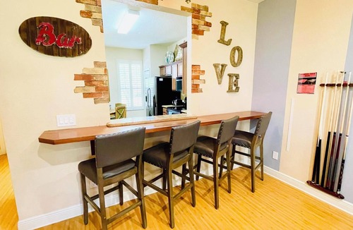 Regal Palms House | 3 Bed 3 Bath Resort Town Home - Enjoy Pool & Amenities - close to Disney & Golf!