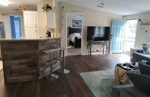 Homosassa House | 3-bedroom mobil with Plenty of room for boat parking