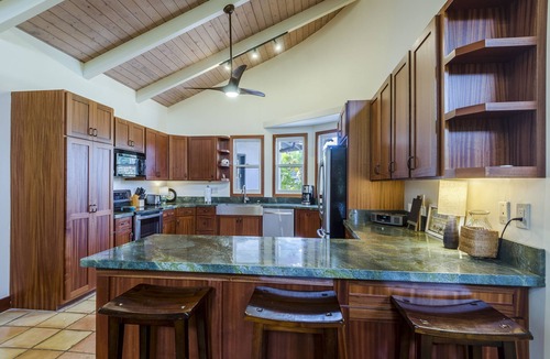 Poipu House | 4 BDR, 3 BR, A/C, walk to beaches, restaurants and The Grand Hyatt