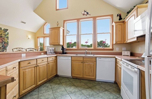 Duck House | 4251- Top of the World - Spacious Duck Getaway | Pool, Hot Tub & Soundside
