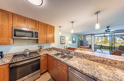 Waikoloa Condo | A stunning one-bedroom with golf course and ocean view!