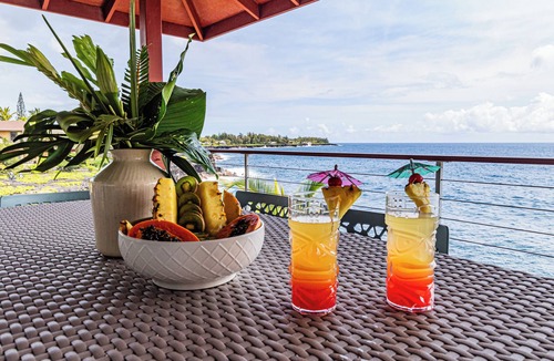 Keaau House | Absolute Oceanfront Gorgeous views 2-bedroom house with Air Conditioning!