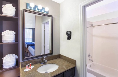 Florida Center Hotel | Affordable Disney Group Escape! 3 Units Near Walt Disney World! FREE Shuttle!