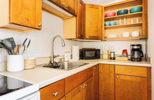 Kailua-Kona Apartment | Alii Hale, AC, cozy 1 bedroom