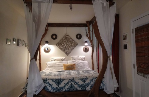 Volcano House | Aloha Crater Lodge