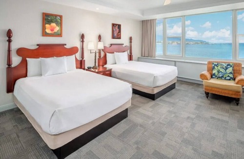 Kahului Hotel | Always a Great Idea To Unwind! 2 Comfortable Units, Outdoor Pool, Oceanfront!