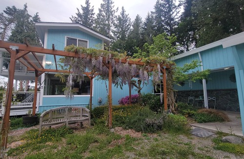 Clear Lake House | Amazing 5BR Lake House +Private Dock +Hot Tub +Huge Games Room +7 Patios & Decks