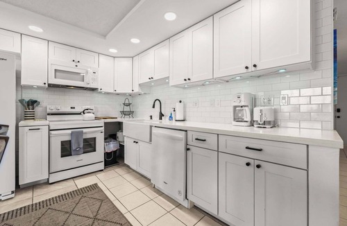 Punaluu Condo | Amazing Beachfront Condo w/AC