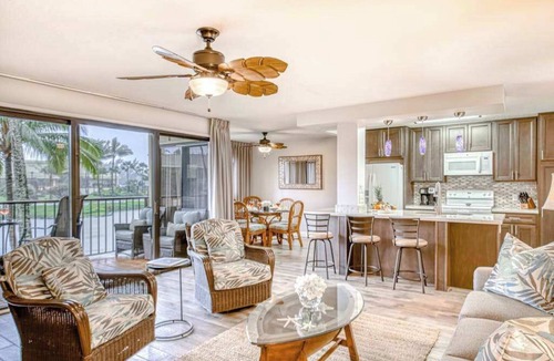 Hanamaulu Condo | August Sale - Renovated Oceanfront Lihue Condo with AC, Lanai & Pool