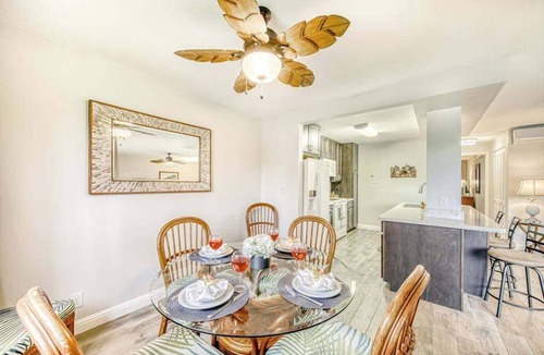 Hanamaulu Condo | August Sale - Renovated Oceanfront Lihue Condo with AC, Lanai & Pool