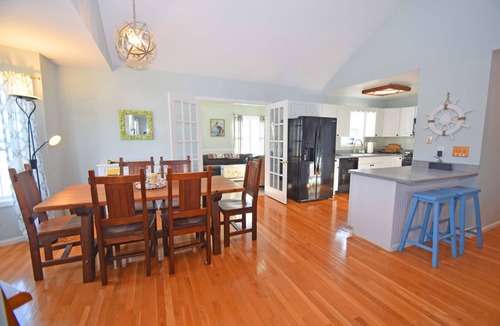 Caine Woods House | Barge Road 13609-Bayside 136th St, Free WiFi, W/D, AC