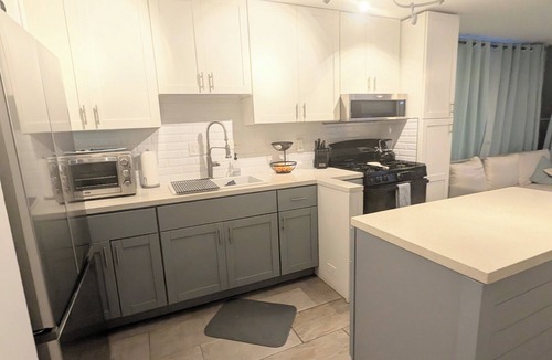 Punaluu Condo | Beach Front Condo-Everything you can dream of for a Hawaiian getaway is here!