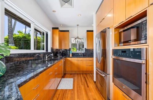 Hawaii Loa Ridge House | Beachfront Home short drive to Waikiki - Available for Spring 2025!