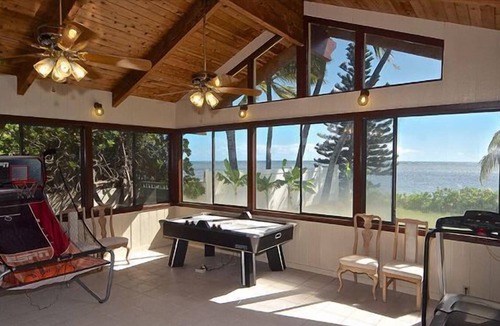 Kuliouou - Kalani Iki House | Beachfront | Pool | Game Room | AC | Honolulu | Augst/sept mth special $11000