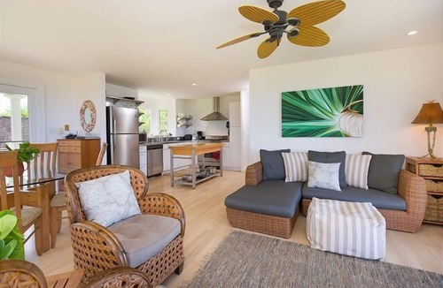 Haleiwa House | Beachfront | Sunsets & Sea Turtles - Fall 2022 rate $8700/mt