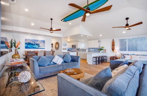 Haleiwa House | Beachfront | Sunsets | Spa | Surf Spot