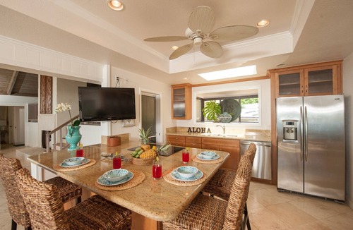 Pupukea House | Beautiful Island Style Beachfront with AC and large covered lanai