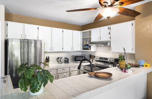 Kailua-Kona Condo | Beautiful oceanfront Ali'i Villas complex