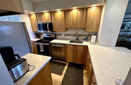 Kihei Apartment | Beautiful Oceanfront, AC In Each Room, Sleeps 6