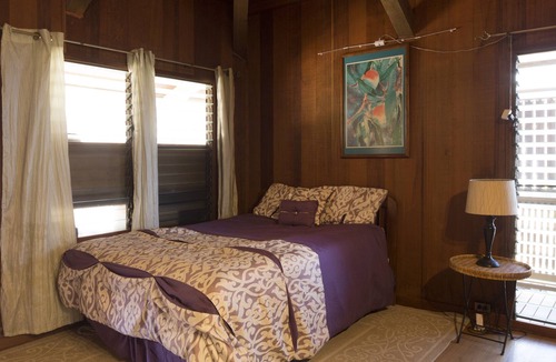 Waialae Iki Ridge Apartment | Beautiful redwood master bedroom suite apartment , Quiet, Close to everything