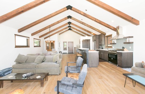 Kings Beach House | Beaver Lake View- Luxury, Hot Tub, Close to Lake in Kings Beach