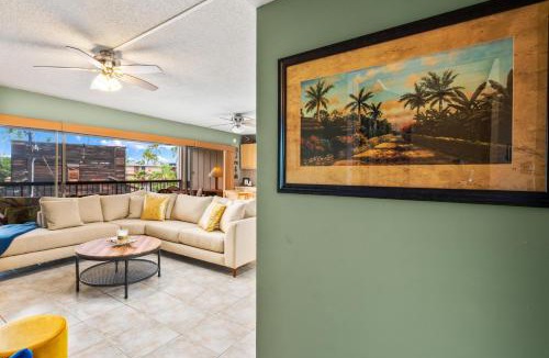 Historic Kailua Village Apartment | Big Island Kona Plaza 311 condo