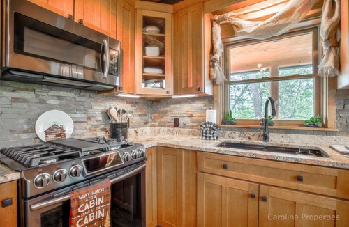 Lake Lure Cabin | Big View, Hot Tub, Fire Pit, Game Room - The Bears Castle by Carolina Properties