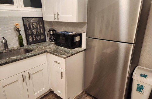 Portsmouth Apartment | Boutique Private 2nd Floor 2BR Apartment W/D Near Casino & Downtown
