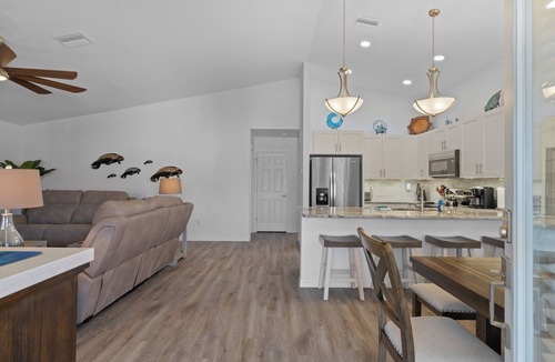 Homosassa Villa | Brand new August 2023 3 BR, 2 BA Tarpon on stilts