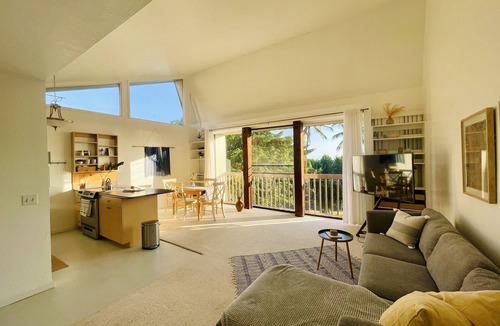 Makaha Valley House | Bright Airy Condo in Makaha - 5 mins from the beach!