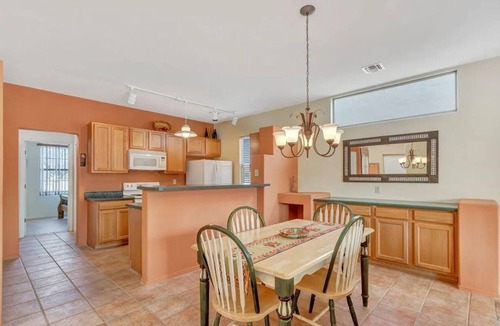 Green Valley House | Bright & Cheerful Mountain View Townhome in Santa Rita Springs Green Valley