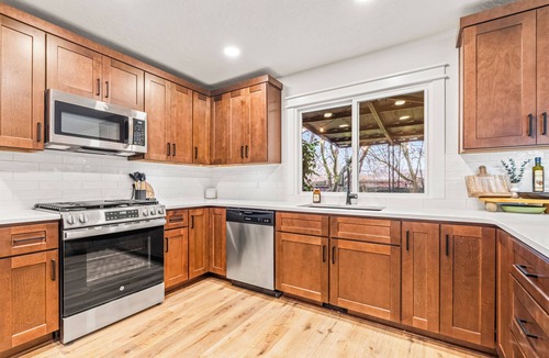 Caldwell House | Caldwell Home Adj. West Valley Medical C of I, Wine Trail, Rodeo & Golf