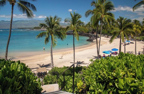 The Cape House | Cape 3 - 1-Minute Walk to Private Beach and Restaurant