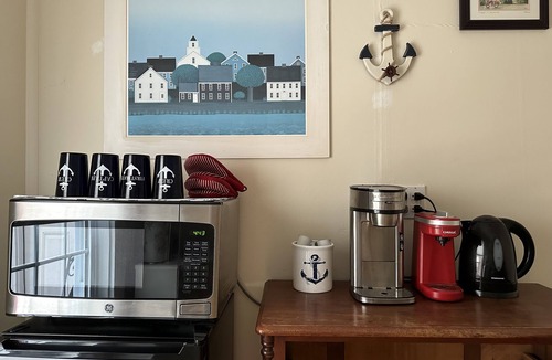 Bath House | Captain's 2BR. Authenticity. Value, Near everything. Yard. Treehouse. No fees.