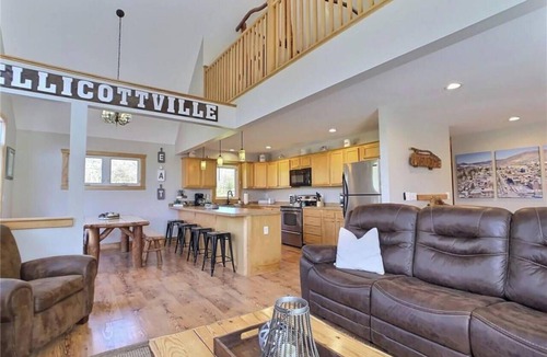 Great Valley Ski Chalet | Chalet Après: EVL Chalet w Game Rm + Slopes 5 min