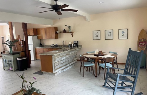 Kealakekua House | Charming 2 bedroom/bath & much more ground level in Kealakekua