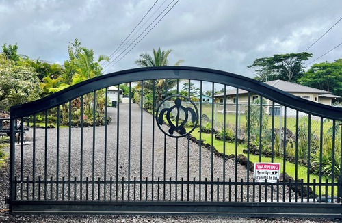 Keaau House | Charming 2-bedroom house in peaceful Keaau with WiFi, AC
