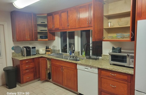 Kona Palisades House | Charming oceanview with large lanai and outdoor area. Washer/Dryer & BBQ