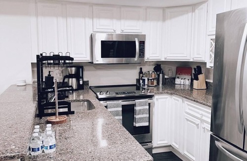 Eckington House | Chic Retreat Near Capitol Hill with Office Space & SoulCycle Bike