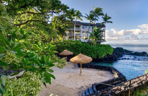 Kailua-Kona House | Classic Hawaiian Oceanfront Condo with Top Location - Hale Kona Kai 413 by Casago Kona